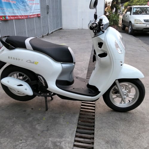 ម៉ូតូ scoopy 023 ក្រុមហ៊ុនឈ្មោះម្ចាស់ដើមលក់តម្លៃ 1990 ដុល្លារ។