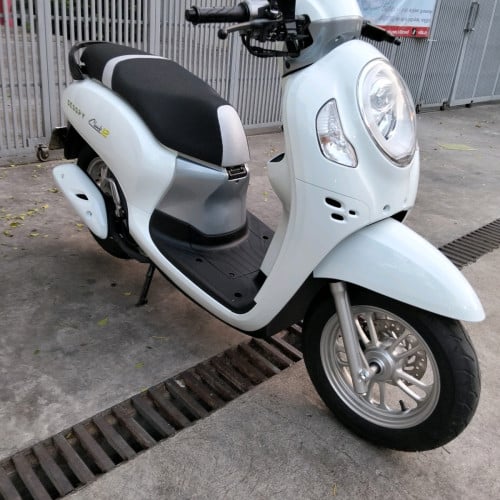 ម៉ូតូ scoopy 023 ក្រុមហ៊ុនឈ្មោះម្ចាស់ដើមលក់តម្លៃ 1990 ដុល្លារ។