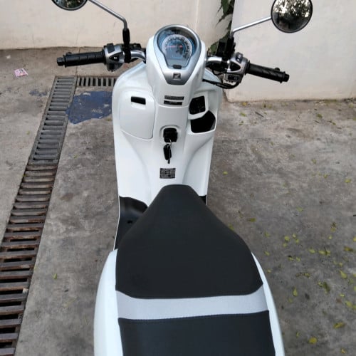 ម៉ូតូ scoopy 023 ក្រុមហ៊ុនឈ្មោះម្ចាស់ដើមលក់តម្លៃ 1990 ដុល្លារ។