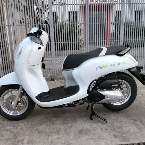 ម៉ូតូ scoopy 023 ក្រុមហ៊ុនឈ្មោះម្ចាស់ដើមលក់តម្លៃ 1990 ដុល្លារ។
