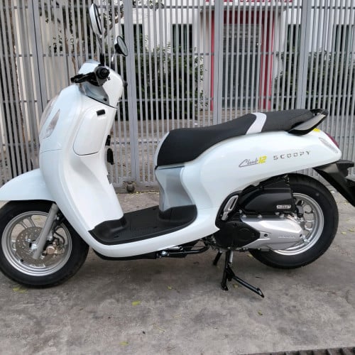 ម៉ូតូ scoopy 023 ក្រុមហ៊ុនឈ្មោះម្ចាស់ដើមលក់តម្លៃ 1990 ដុល្លារ។