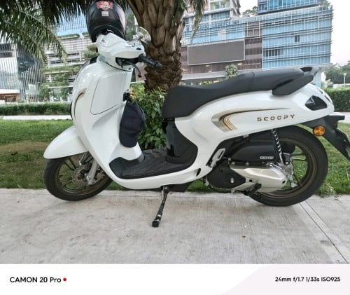ចង់លក់ម៉ូតូ scoopy i 026 ក្រុមហ៊ុនប្រើសោរ អត់❤ អត់លេខ នៅស្អាត kmក្រោម5000 ទេថ្មីបិតស្គុតរួចនៅថ្មី