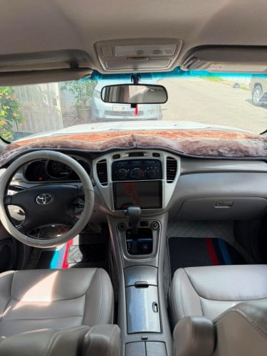 ឡានលក់ប្រញ៉ាប់លុយ TOYOTA Highlander 03 ប៉ុង1V6 ឡានសុីន1ជុំ