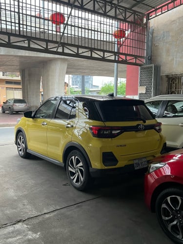 មហាសែនថ្មីតំលៃល្អ Toyota RAIZE 2023 ម្ចាស់ដេីម