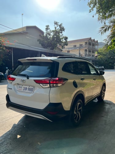 មហាសែនថ្មី Toyota Rush 2019 ម្ចាស់ដេីម កៅអីបីជួរ