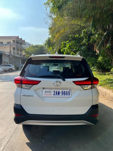 មហាសែនថ្មី Toyota Rush 2019 ម្ចាស់ដេីម កៅអីបីជួរ