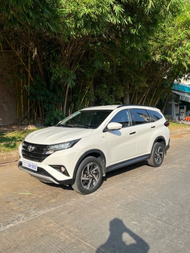 មហាសែនថ្មី Toyota Rush 2019 ម្ចាស់ដេីម កៅអីបីជួរ