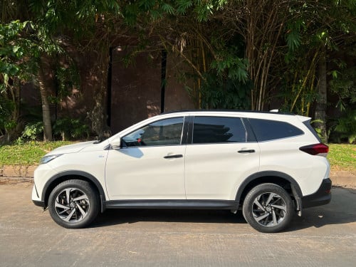 មហាសែនថ្មី Toyota Rush 2019 ម្ចាស់ដេីម កៅអីបីជួរ