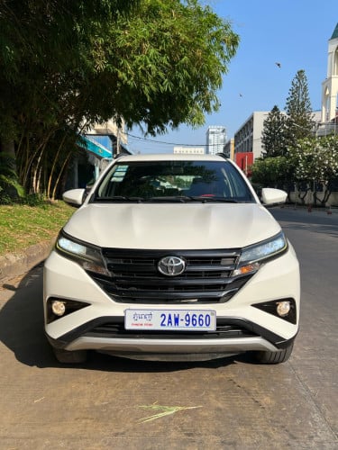 មហាសែនថ្មី Toyota Rush 2019 ម្ចាស់ដេីម កៅអីបីជួរ