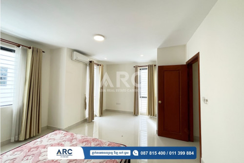 វីឡាភ្លោះ Twin B សម្រាប់លក់បន្ទាន់នៅបុរី ប៉េងហួត 60ម៉ែត្រ