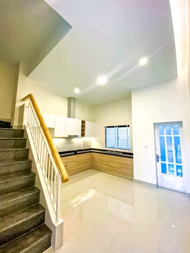✅ផ្ទះអាជីវកម្ម សម្រាប់លក់នៅក្នុង បុរីប៉េងហួតបឹងស្នោរ H-15931