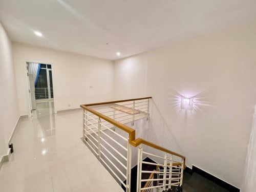 🏘 ផ្ទះអាជីវកម្ម (SH) ក្នុងបុរី វ៉ារីណាដឹសែនសុខ ត្រូវការលក់បន្ទាន់ខ្លាំង