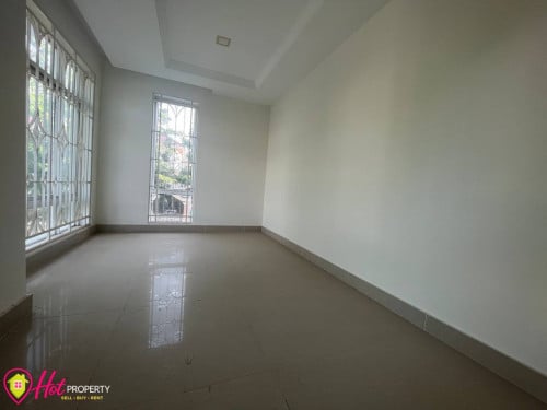🏡 King Villa for Rent at Borey Peng Hout 60M