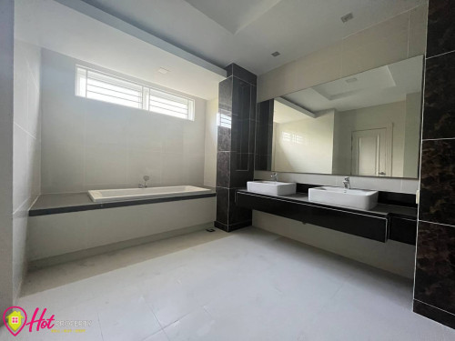 🏡 King Villa for Rent at Borey Peng Hout 60M