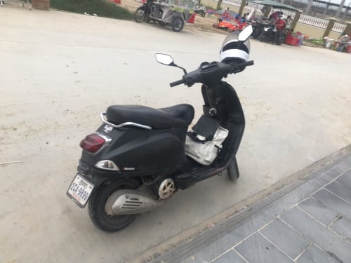 លក់ ម៉ូតូ Vespa 013