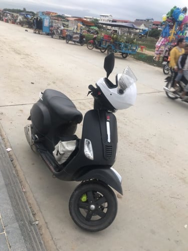 លក់ ម៉ូតូ Vespa 013