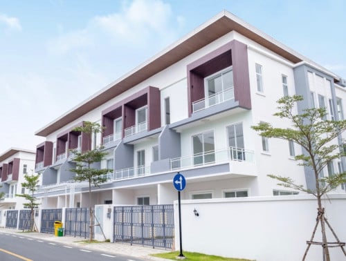 វីឡាកូនកាត់វុិចតូរៀ Victoria linkhouse Orkide សល់ដីចំហៀងធំរហូតទៅដល់ 6.5m នៅបុរីអ័រគីដេ 6A
