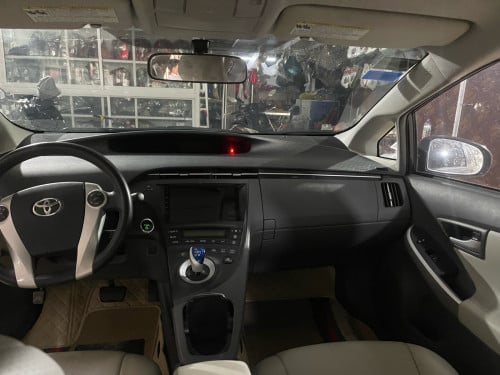 15700$ ចរចារ ឡានលក់Prius2011 ធានាឡានមូលមិនមានប្រវត្តបុកប៉ះ