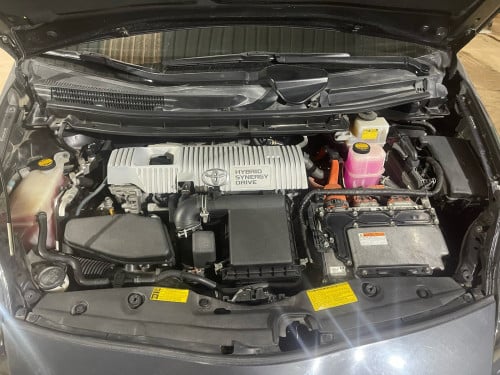 15700$ ចរចារ ឡានលក់Prius2011 ធានាឡានមូលមិនមានប្រវត្តបុកប៉ះ