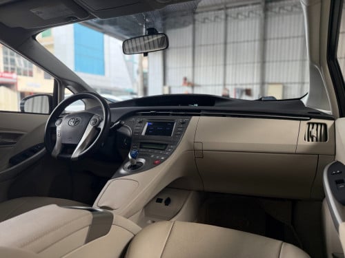 2013 Toyota Prius គ្មានប្រវត្តិបុកប៉ះ,លំដាប់មេឡាន,Autocheckពិន្ទុពេញកប់,ខាងក្នុងលឿង