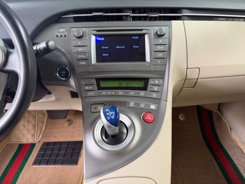 2013 Toyota Prius គ្មានប្រវត្តិបុកប៉ះ,លំដាប់មេឡាន,Autocheckពិន្ទុពេញកប់,ខាងក្នុងលឿង