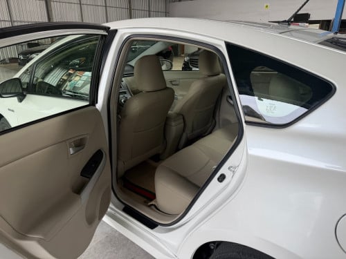 2013 Toyota Prius គ្មានប្រវត្តិបុកប៉ះ,លំដាប់មេឡាន,Autocheckពិន្ទុពេញកប់,ខាងក្នុងលឿង