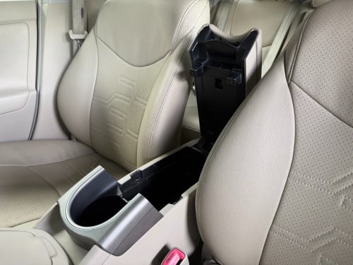 2013 Toyota Prius គ្មានប្រវត្តិបុកប៉ះ,លំដាប់មេឡាន,Autocheckពិន្ទុពេញកប់,ខាងក្នុងលឿង