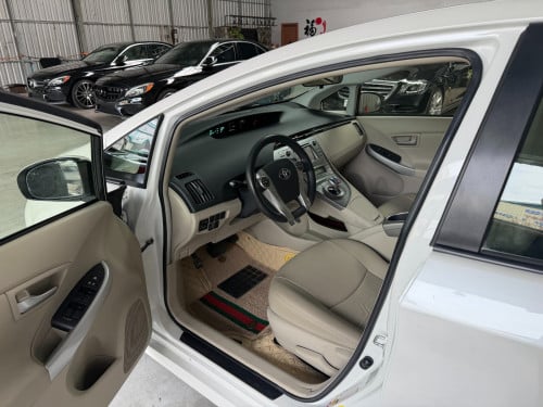 2013 Toyota Prius គ្មានប្រវត្តិបុកប៉ះ,លំដាប់មេឡាន,Autocheckពិន្ទុពេញកប់,ខាងក្នុងលឿង