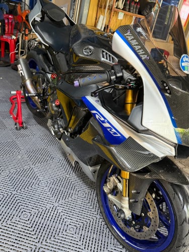 2017 yamaha  R1m  Full tax