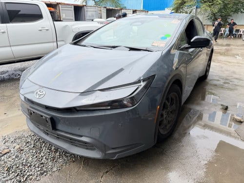 2023 TOYOTA PRIUS LE ( ឡានមូល )