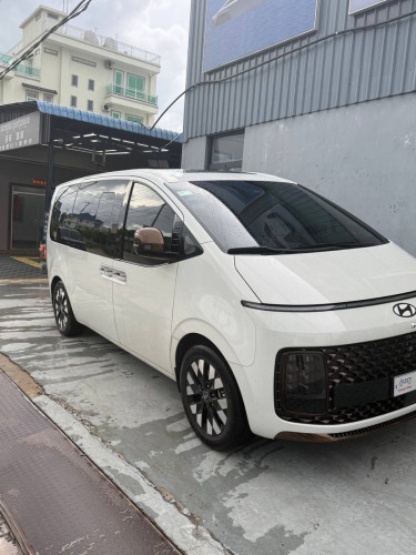 2025 Staria 9seat vip