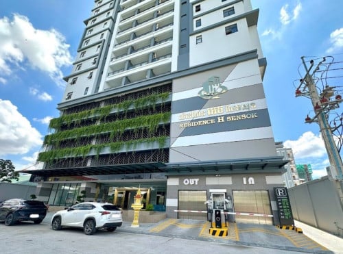 22nd floor condo for sale