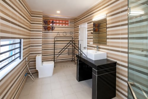 3 Bedroom Duplex Apartment For Rent in BKK3