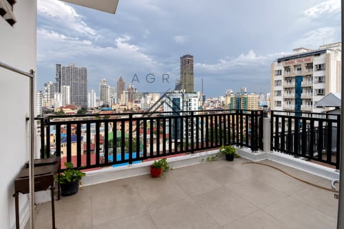 3 Bedroom Duplex Apartment For Rent in BKK3