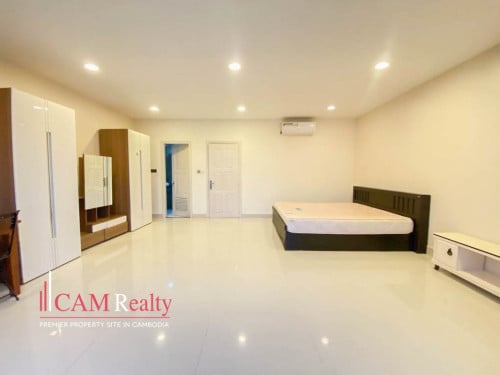 4 BR Link Villa For Rent In Borey Elite Town