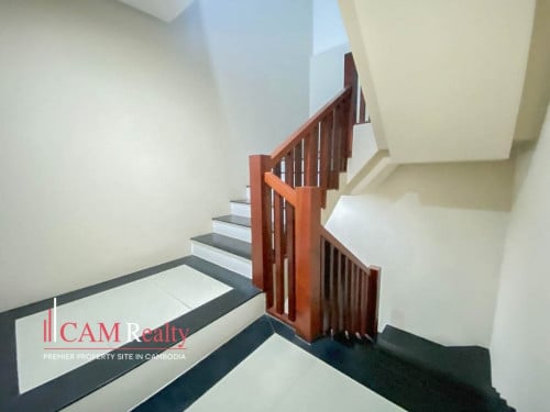 4 BR Link Villa For Rent In Borey Elite Town