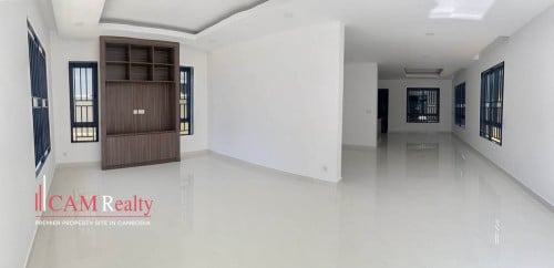 5 BR Queen B II Villa For Rent In Chip mong Land Parkland 598