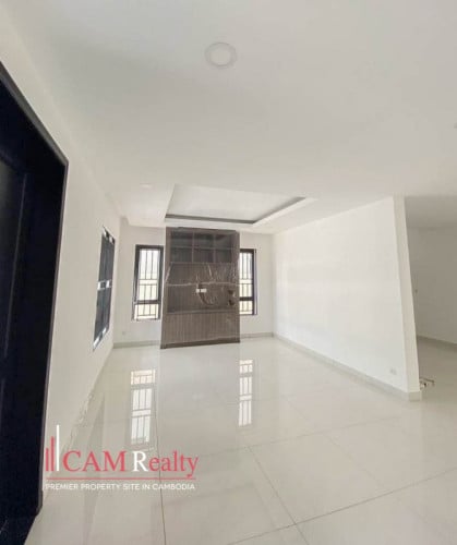 5 BR Queen B II Villa For Rent In Chip mong Land Parkland 598