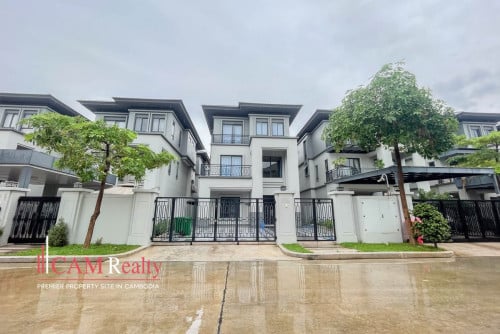 5 BR Queen B II Villa For Rent In Chip mong Land Parkland 598