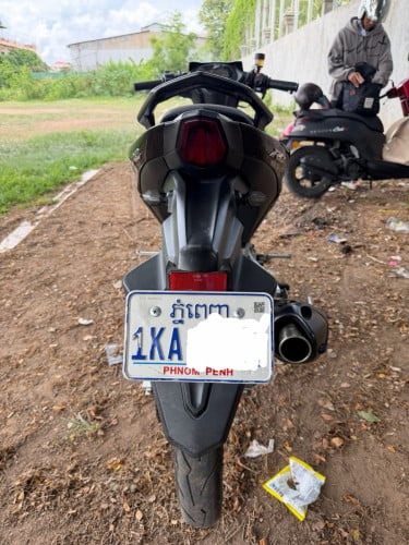 750 ចរចារ