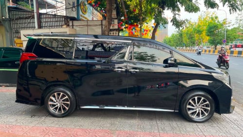 Alphard 017 executive lounge