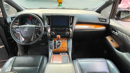 Alphard 017 executive lounge