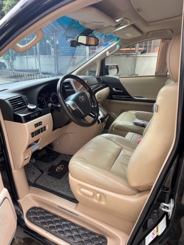 Alphard​ 2015​ ស្ពិច​អារ៉ាប់​ឆ្វេង​ហ្សុីន​(ម្ចាស់​ដេីម​)