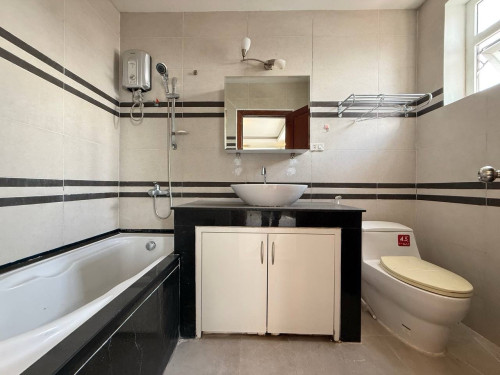 Apartment for rent at 7 Makara