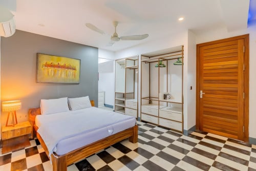 Apartment For Rent: Renovated 3BR Apartment