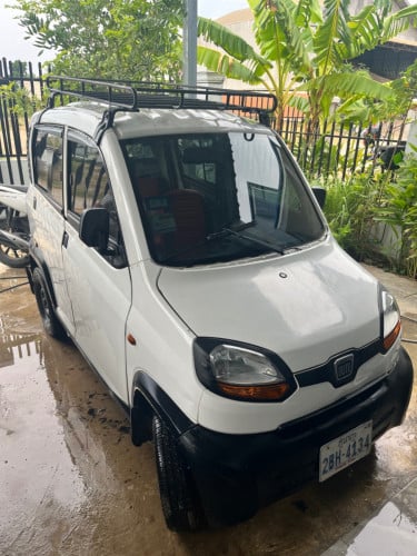 Bajaj Qute