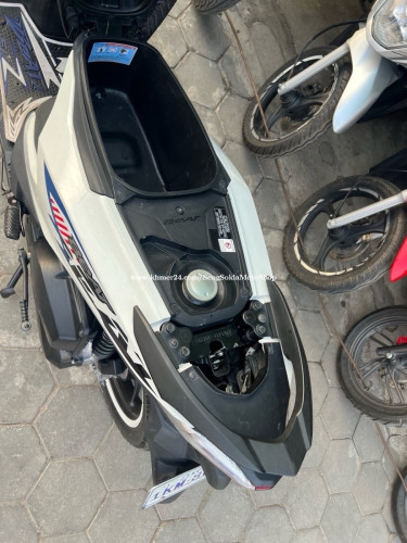 Beat024ម្ចាស់ដេីម លេខម៉ាសុីន7777 អាវស្គុត មានលក់នៅហាង (សេង សុខឡា 9999)