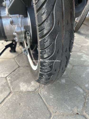 Beat024ម្ចាស់ដេីម លេខម៉ាសុីន7777 អាវស្គុត មានលក់នៅហាង (សេង សុខឡា 9999)