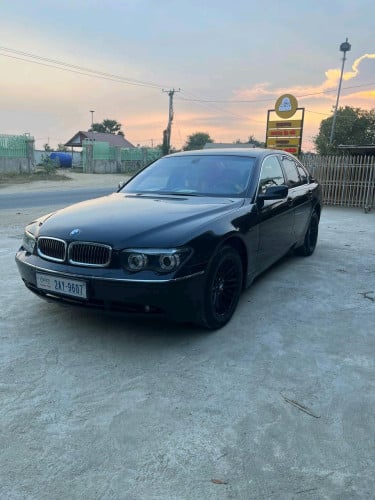 BMW 7Series ឡានស្អាត លេងគុដហើយ ពូកខាងក្នុងលេងហើយ ផ្លាកលេខពីរអក្សរជាផ្លាកលេខវែង ( ឯកសារគ្រប់ )