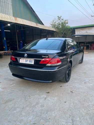 BMW 7Series ឡានស្អាត លេងគុដហើយ ពូកខាងក្នុងលេងហើយ ផ្លាកលេខពីរអក្សរជាផ្លាកលេខវែង ( ឯកសារគ្រប់ )